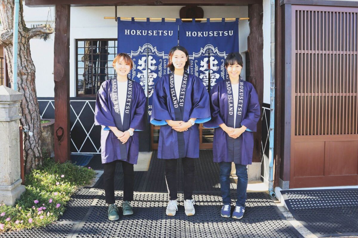 北雪酒造の女性向け　日本酒「美水月（みずき）」を造った　３人の女性蔵人。