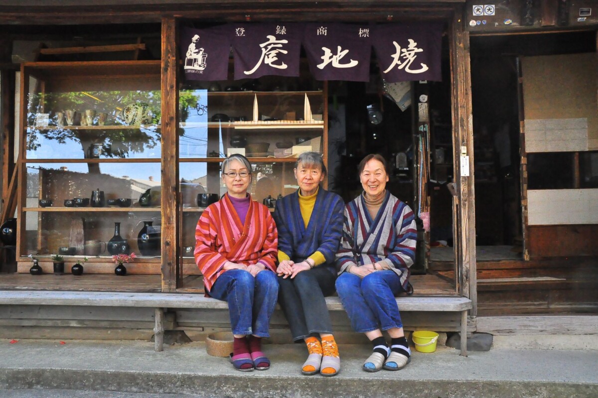 150年もの歴史を持つ阿賀野市保田の「庵地焼」。土づくりから徹底する文化を旗野窯三姉妹が紡ぐ。