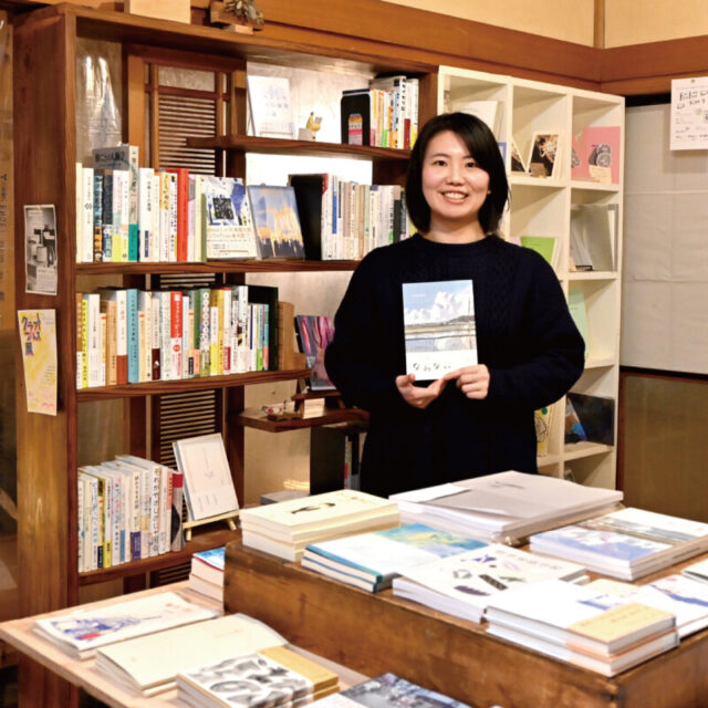 言葉に出合い、つくる場所。内野のまちに生まれた小さな本屋「こんこん堂」